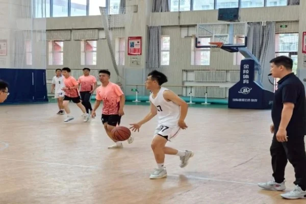 美联西区太空人争冠关键点 阿尔瓦雷斯打点与投手轮值分析